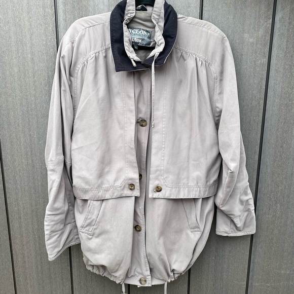 Cyclone‎ Jacket - Picture 9 of 10